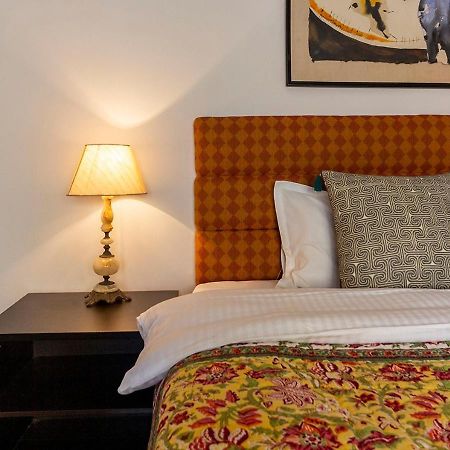 Neelam Bed & Breakfast Kolkata Luaran gambar